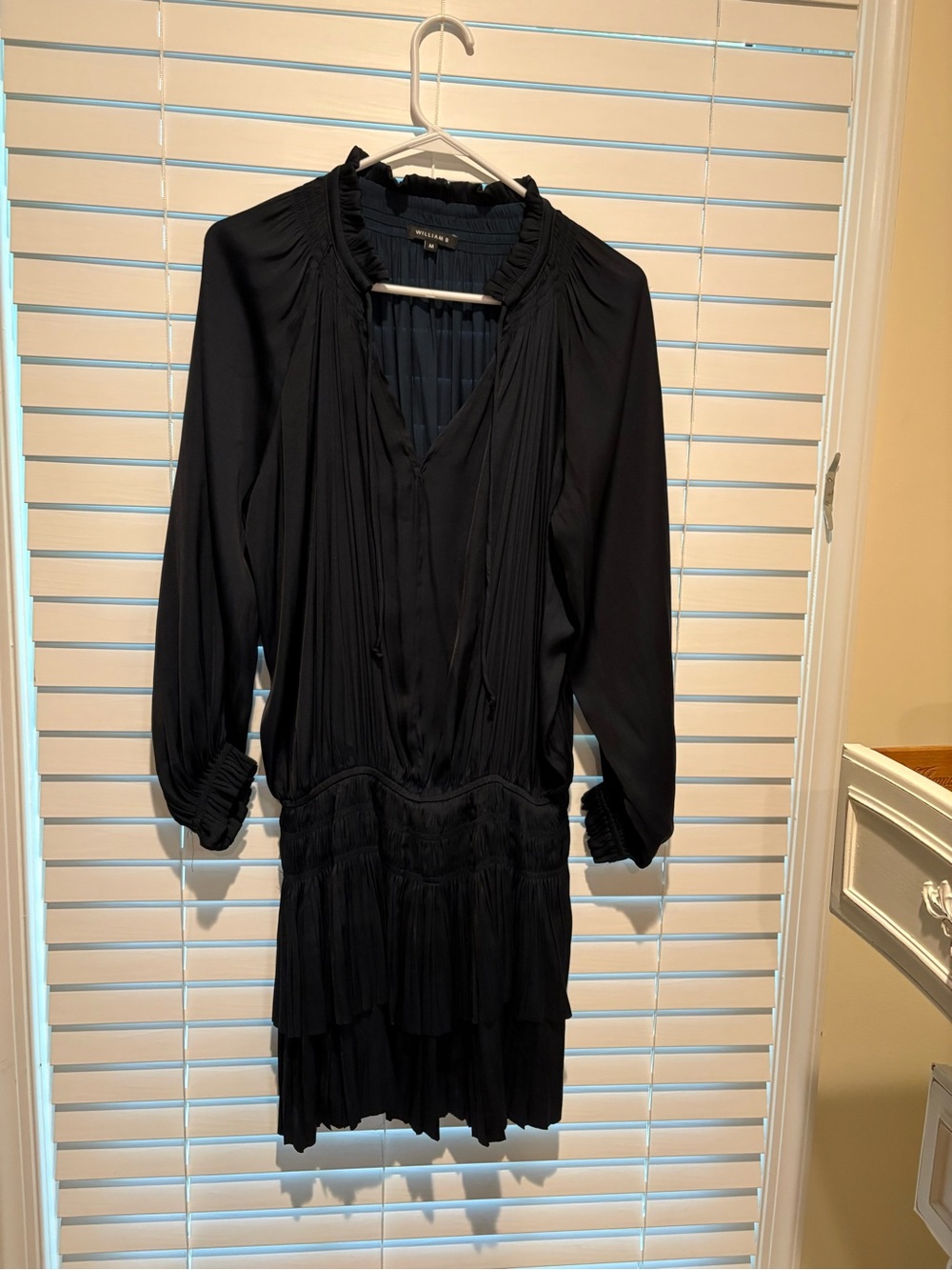 Women's Black Long-Sleeve Pleated Tiered Dress